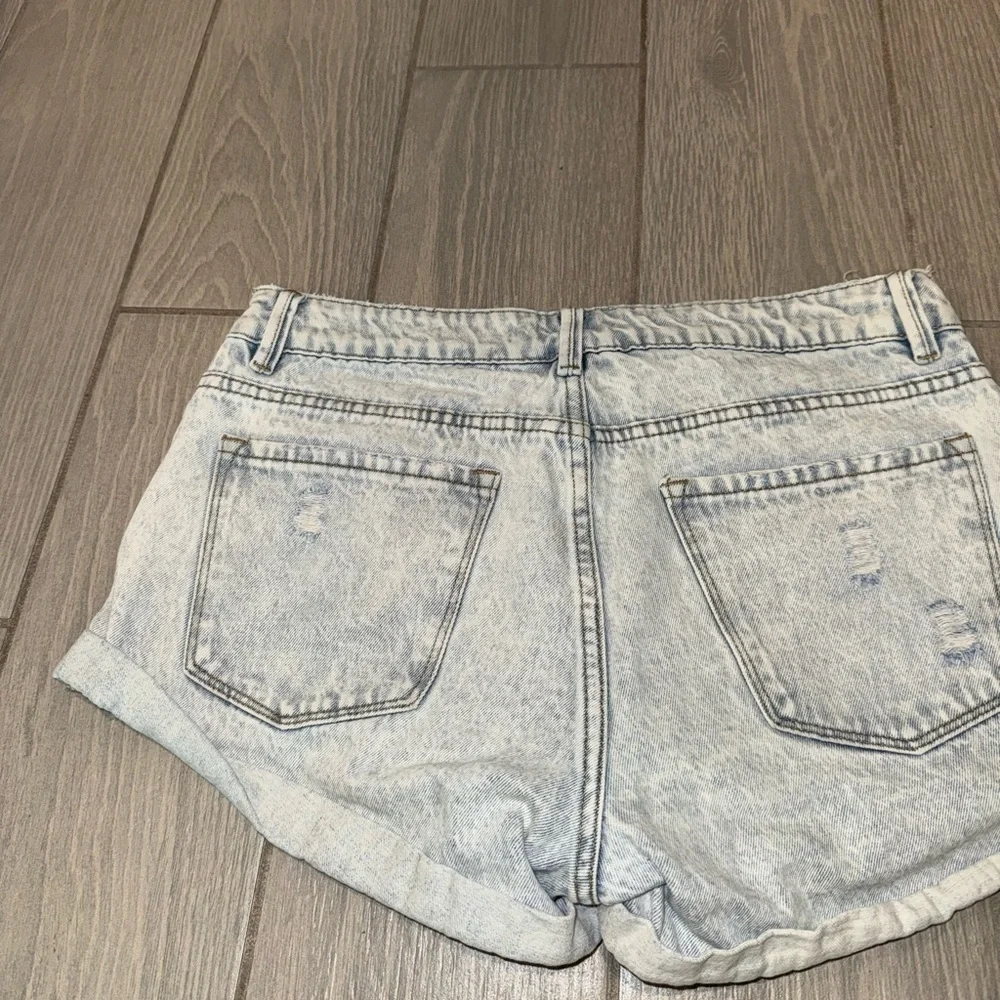 Amuse Society Light Wash Denim Shorts